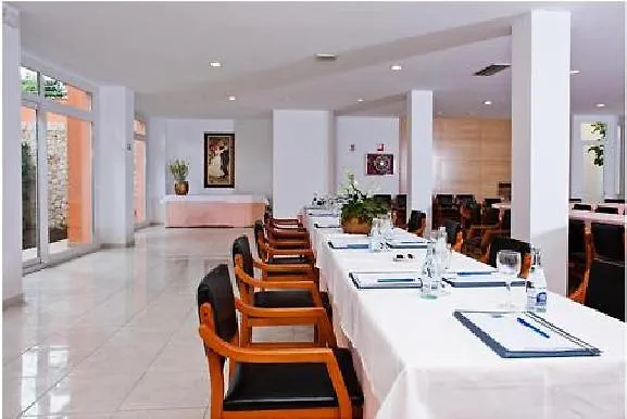 Semesteranläggning (resort) Sagitario Playa Cala Blanca (Menorca)