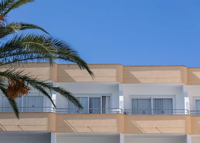 Rezort Sagitario Playa Cala Blanca (Menorca)